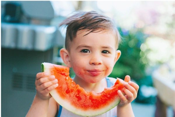 Les fruits pour une alimentation saine des enfants